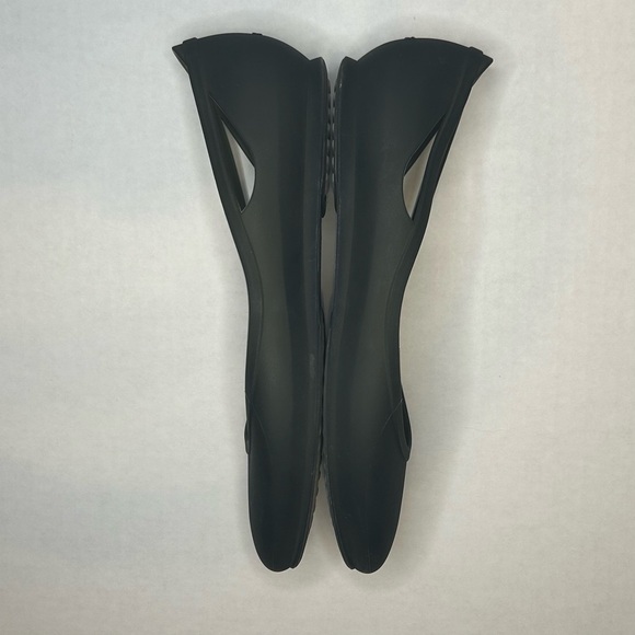 Crocs Women's Dark Grey-Green Size 8 Wide Flats - Picture 3 of 8